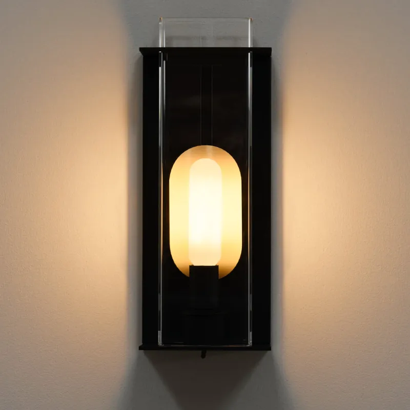 Kompakte Wandleuchte QUADRATUBE W2 mit farbigem Reflektor Preisknaller